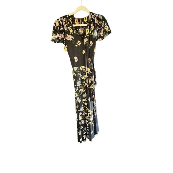 Free People Women Black Floral Print Short Sleeve V-Neck Wrap Maxi Dress Size SP - Picture 3 of 10